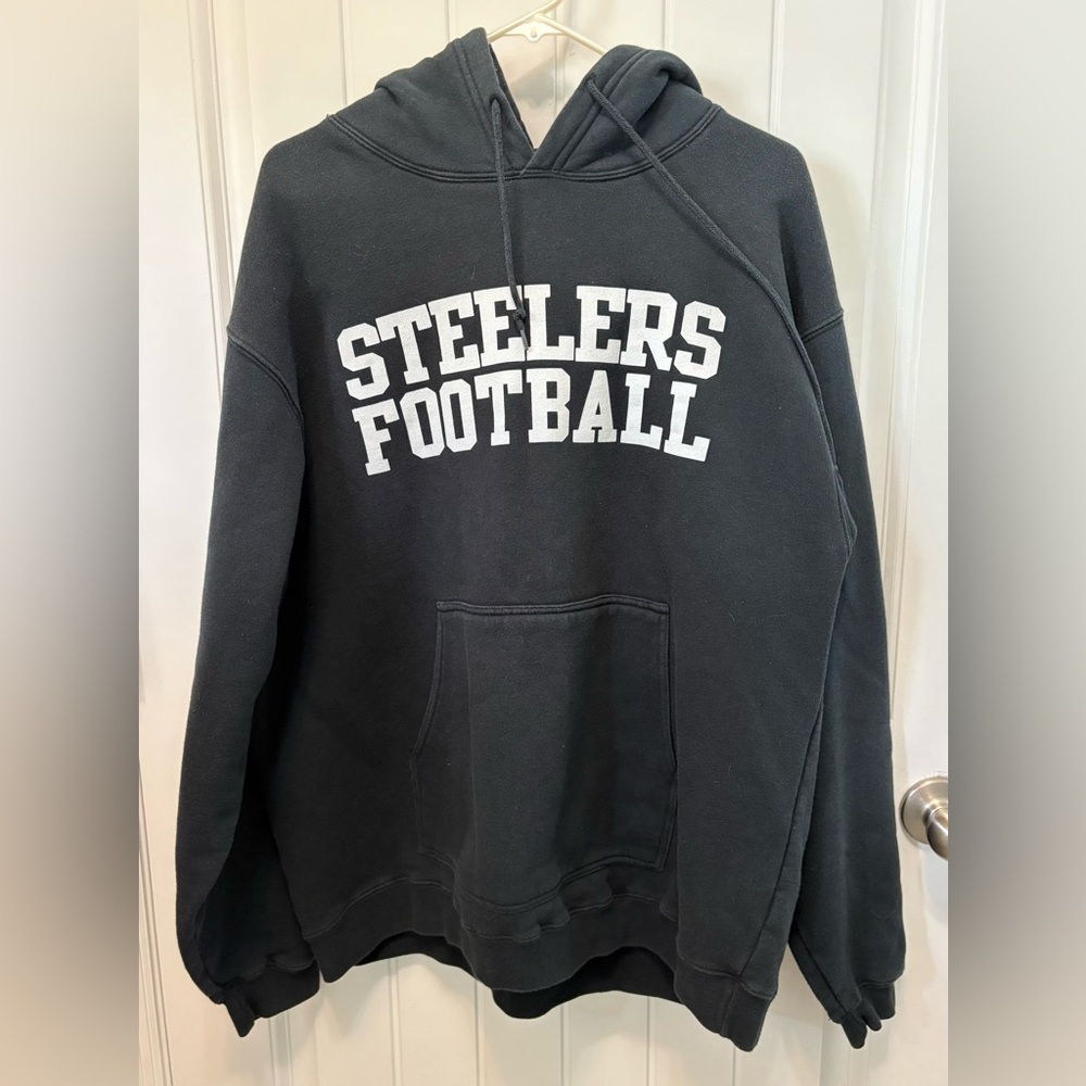 Steelers Football Hoodie by Reebok. Black. Size Large.